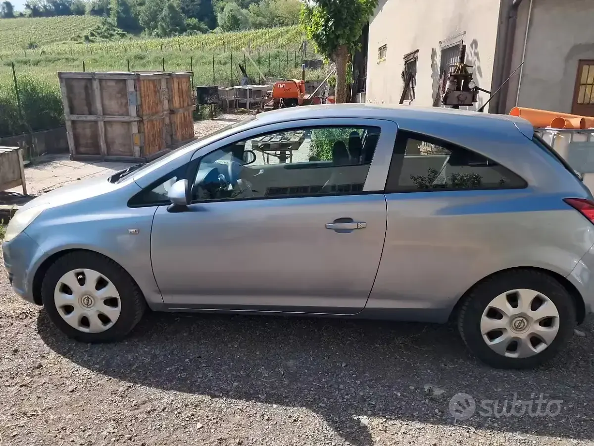 Usata Opel Corsa 80 CV (58 kW) 2009 Utilitaria