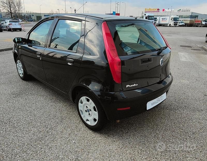 Usata Fiat Punto Dynamic 60 CV (44 kW) 2006 Nero Berlina
