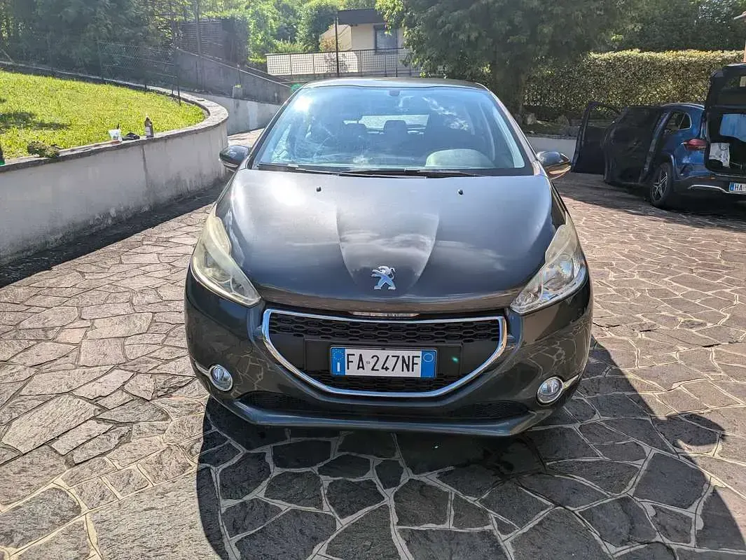 Usata Peugeot 208 Active 95 CV (69 kW) 2015 Grigio Utilitaria