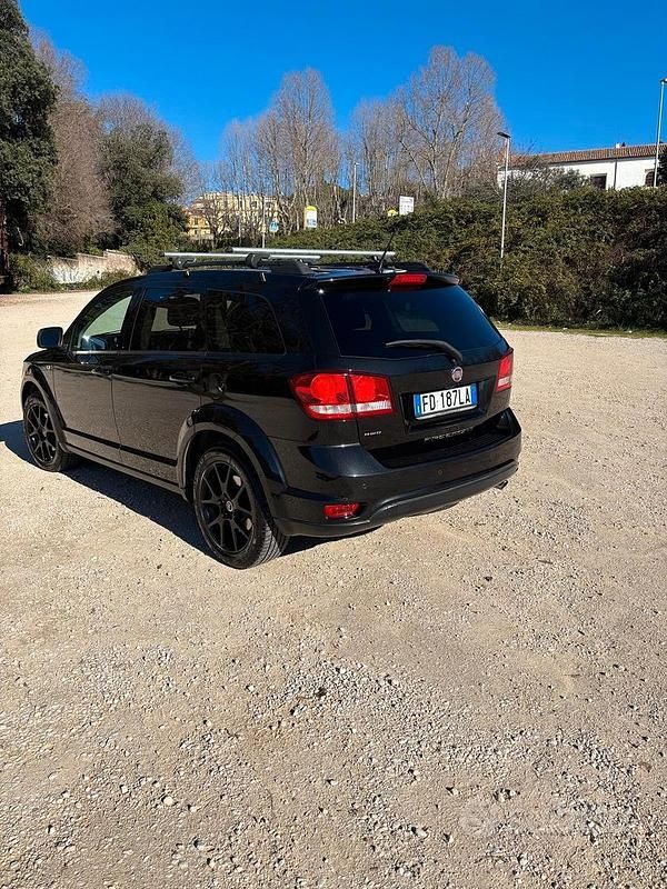 Usata Fiat Freemont 170 CV (125 kW) 2016 Nero SUV