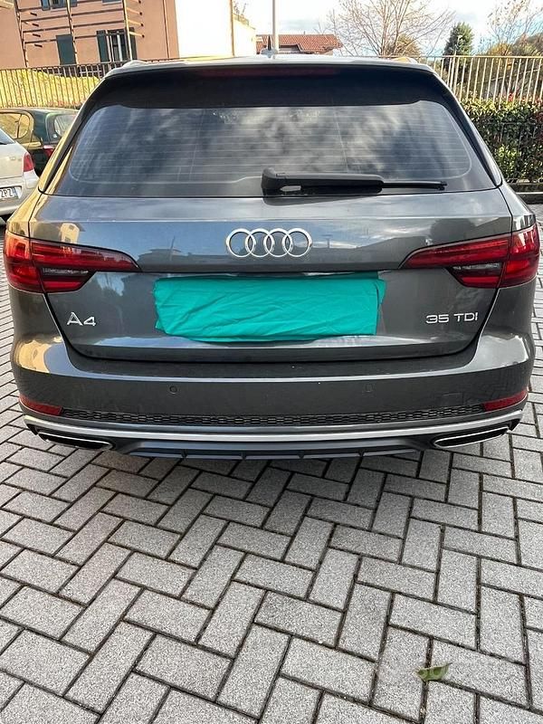 Usata Audi A4 S-Line 150 CV (110 kW) 2019 Grigio Station wagon