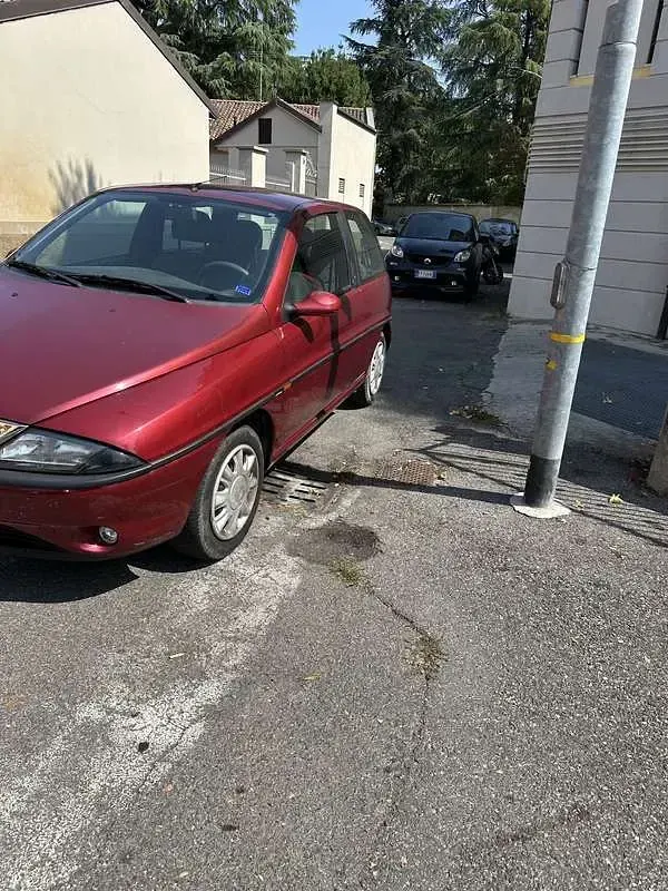 Usata Lancia Ypsilon 86 CV (63 kW) 1998 Utilitaria