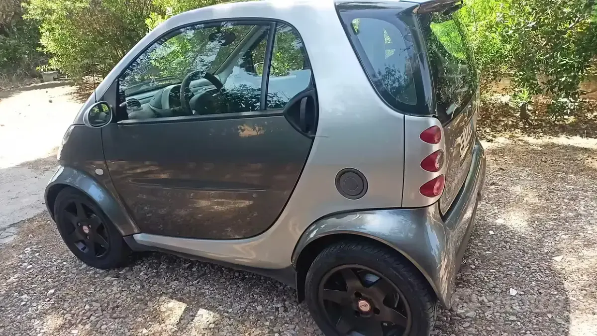 Usata Smart ForTwo Coupé 71 CV (52 kW) 2003 Grigio Coupé