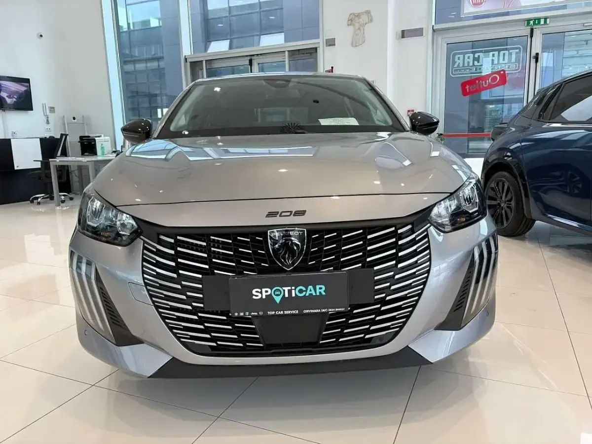Usata Peugeot 208 Allure 101 CV (74 kW) 2025 Grigio Utilitaria
