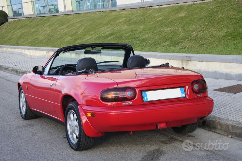 Usata Mazda MX5 116 CV (85 kW) 1991 Rosso Cabrio