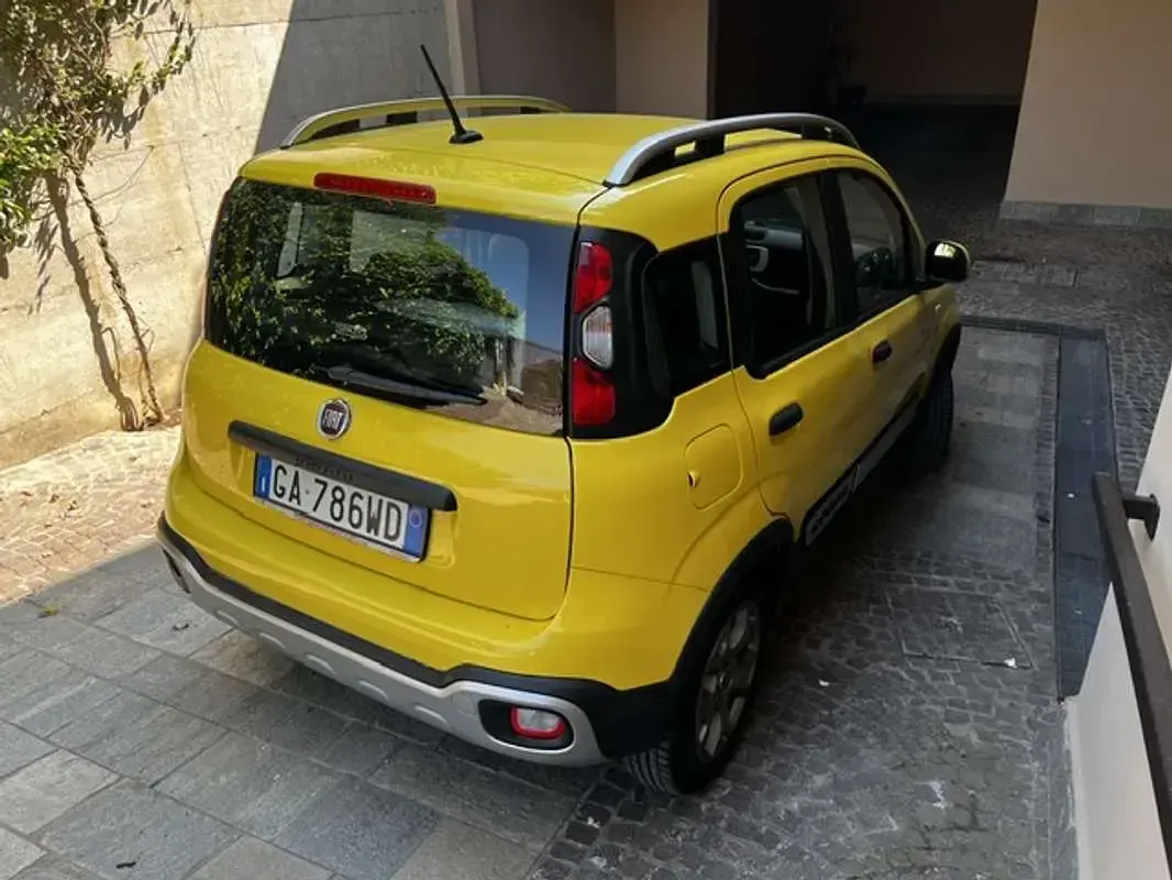 Usata Fiat Panda Cross Cross 69 CV (50 kW) 2020 Giallo Utilitaria