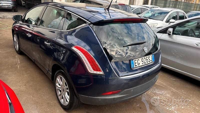 Usata Lancia Delta 119 CV (87 kW) 2011 Blu Utilitaria