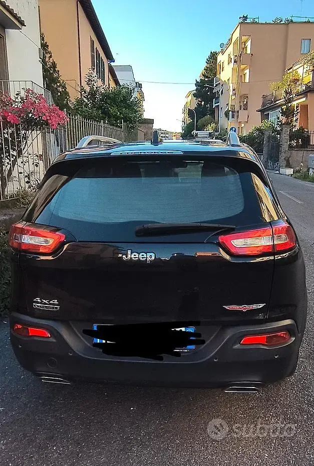 Usata Jeep Cherokee 170 CV (125 kW) 2016 Nero SUV