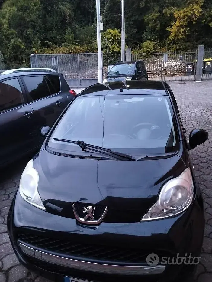 Usata Peugeot 107 68 CV (50 kW) 2010 Nero Utilitaria