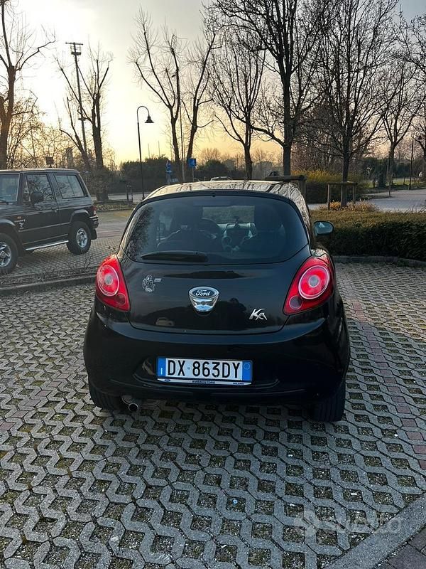 Usata Ford Ka Titanium 69 CV (50 kW) 2009 Nero Utilitaria