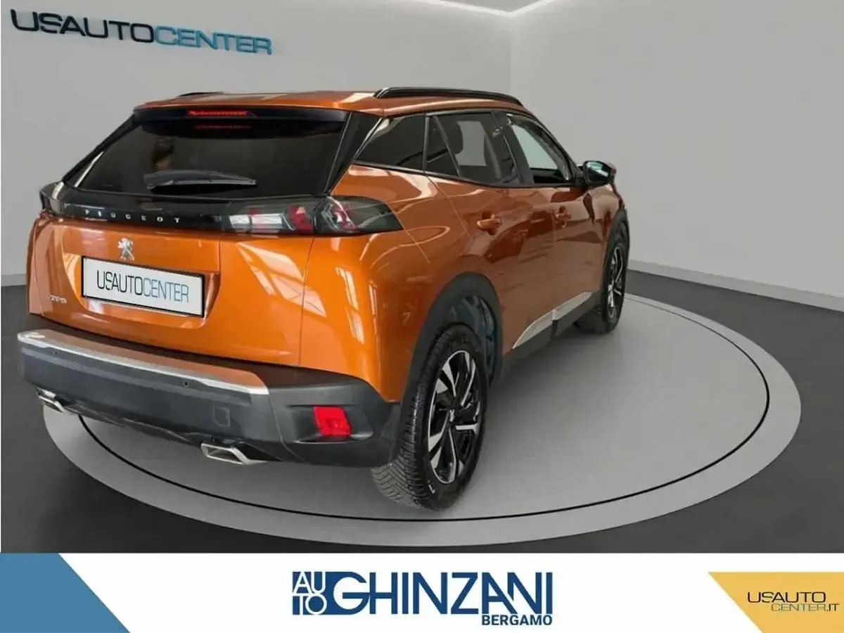 Usata Peugeot 2008 Allure 131 CV (96 kW) 2020 Arancione SUV
