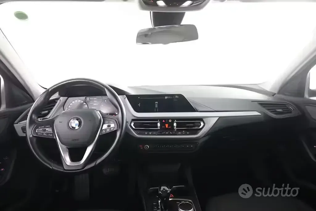 Usata BMW 116 Advantage 116 CV (85 kW) 2020 Blu Utilitaria