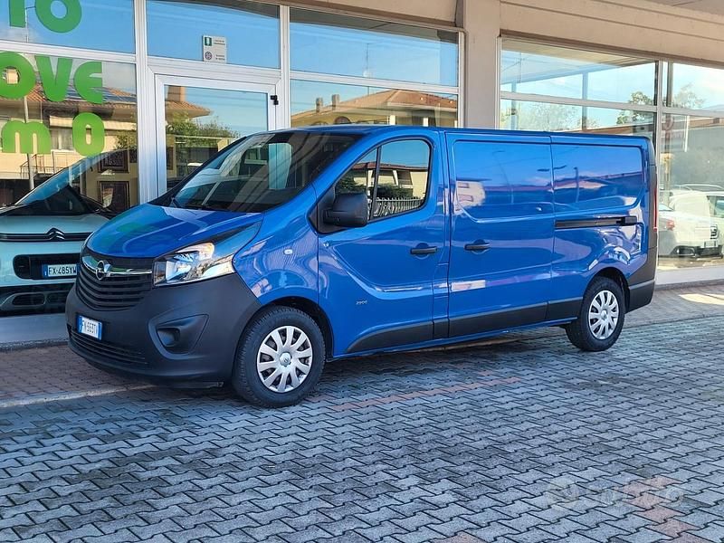 Usata Opel Vivaro Edition 145 CV (106 kW) 2018 Blu/azzurro Monovolume