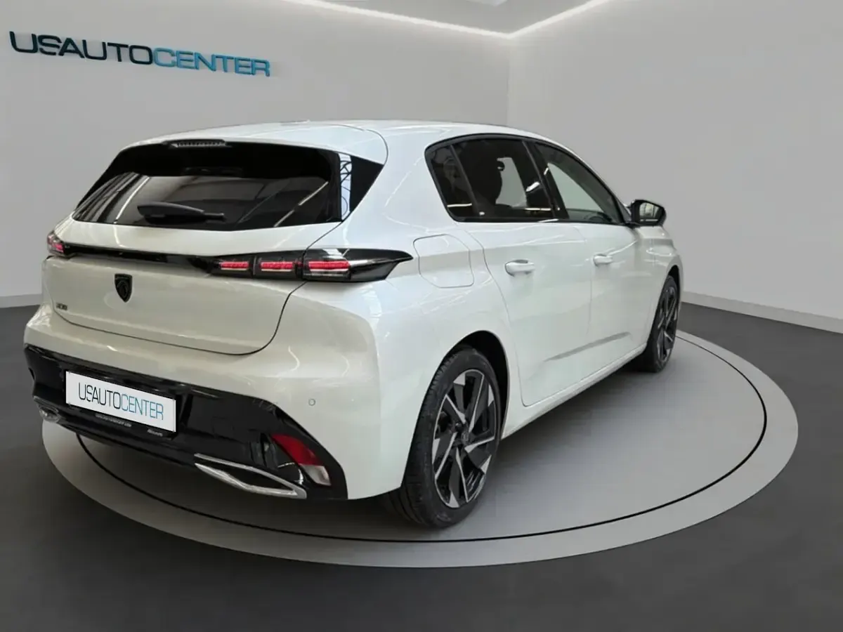 Usata Peugeot 308 Allure 131 CV (96 kW) 2023 Verde Berlina