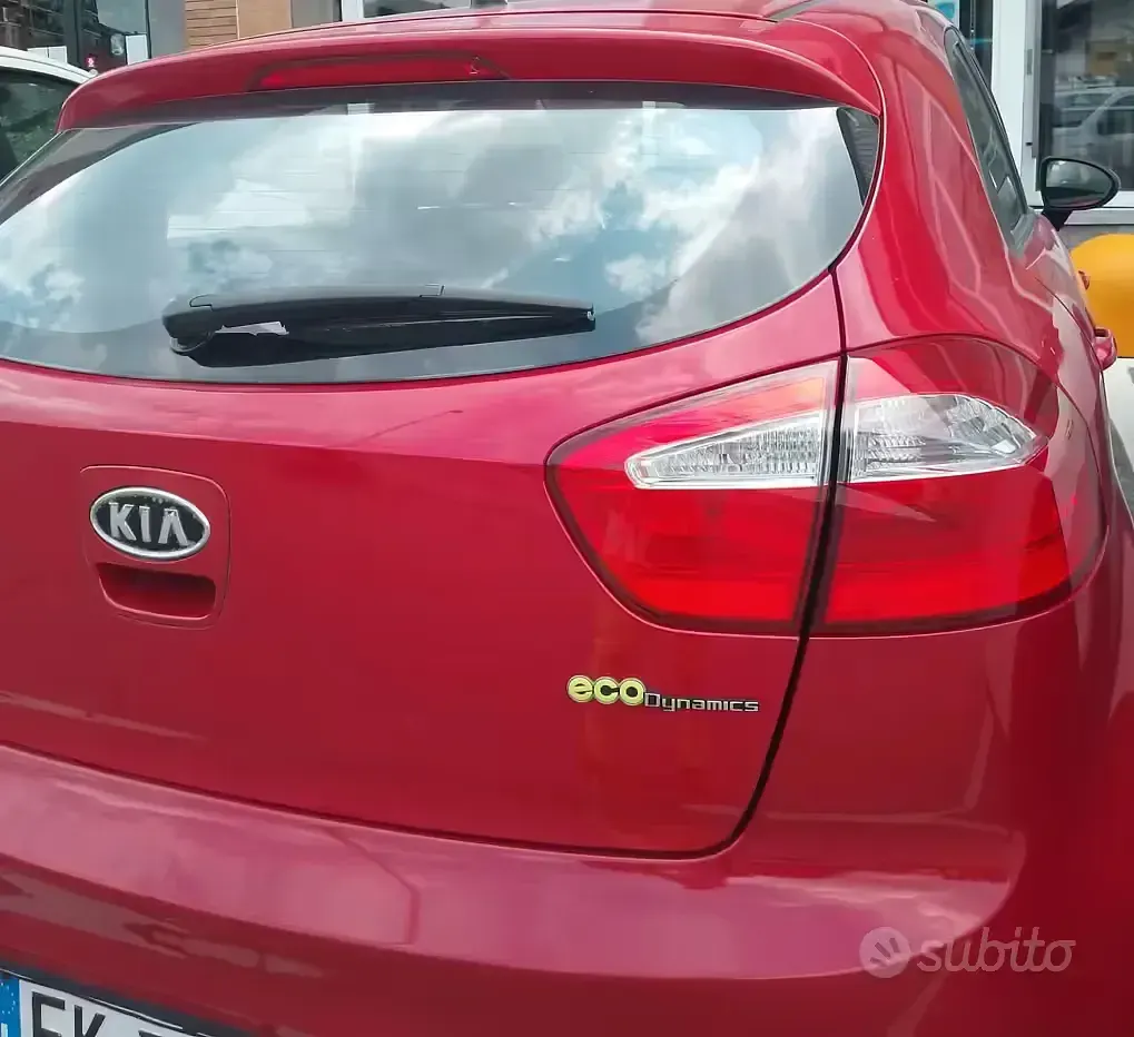 Usata Kia Rio 2011 Rosso Berlina