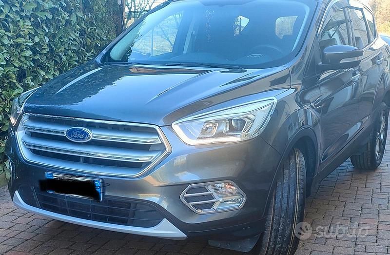 Usata Ford Kuga 120 CV (88 kW) 2019 Grigio SUV