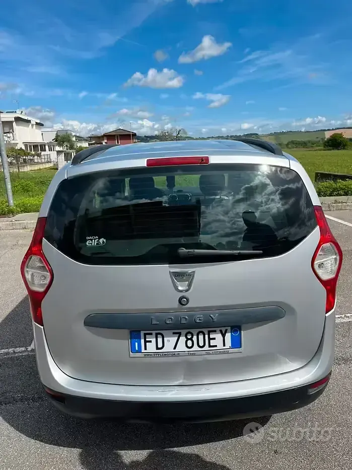 Usata Dacia Lodgy 90 CV (66 kW) 2016 Grigio Monovolume