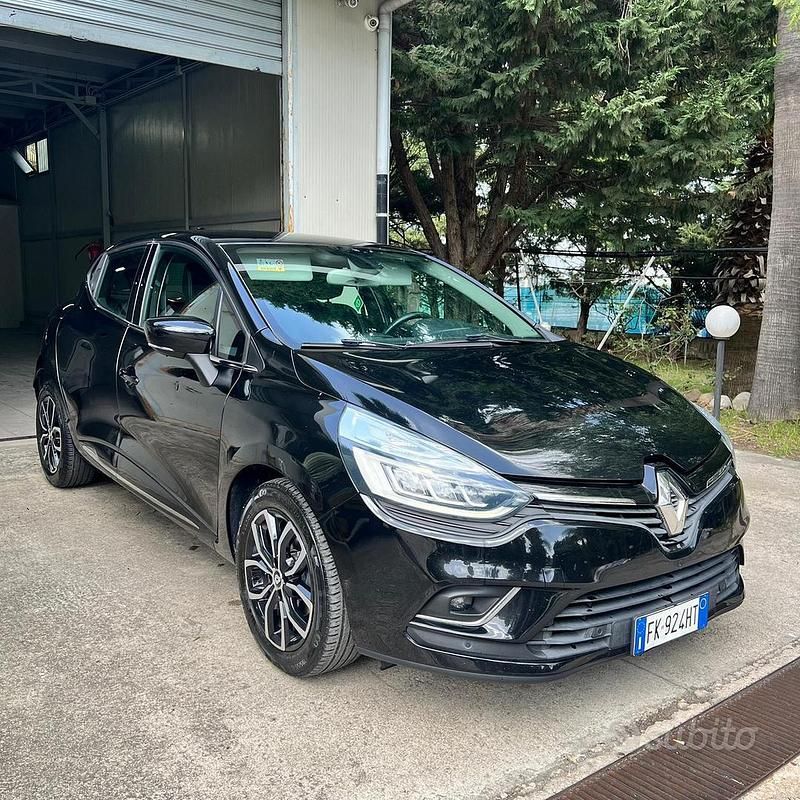 Occasion Renault Clio IV Intens 75 PK (55 kW) 2017 Zwart Sedan