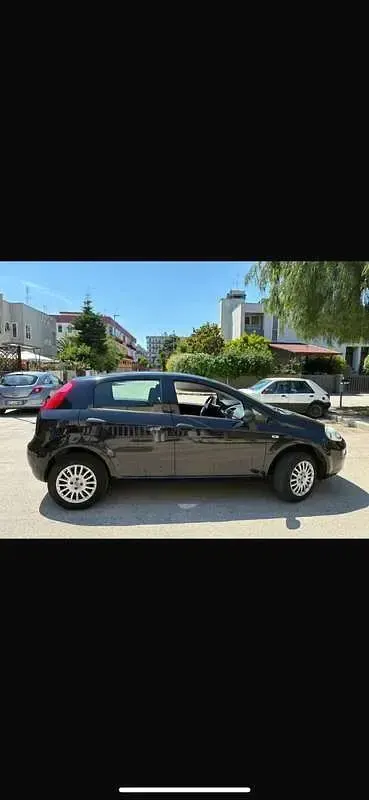 Usata Fiat Punto Young 69 CV (50 kW) 2018 Nero Utilitaria