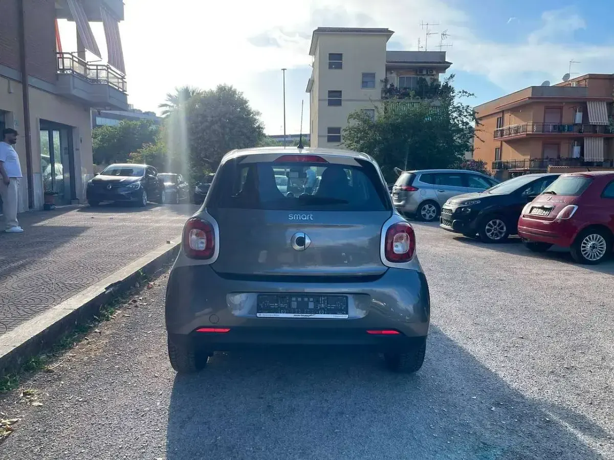 Usata Smart ForFour Prime 71 CV (52 kW) 2015 Argento Utilitaria