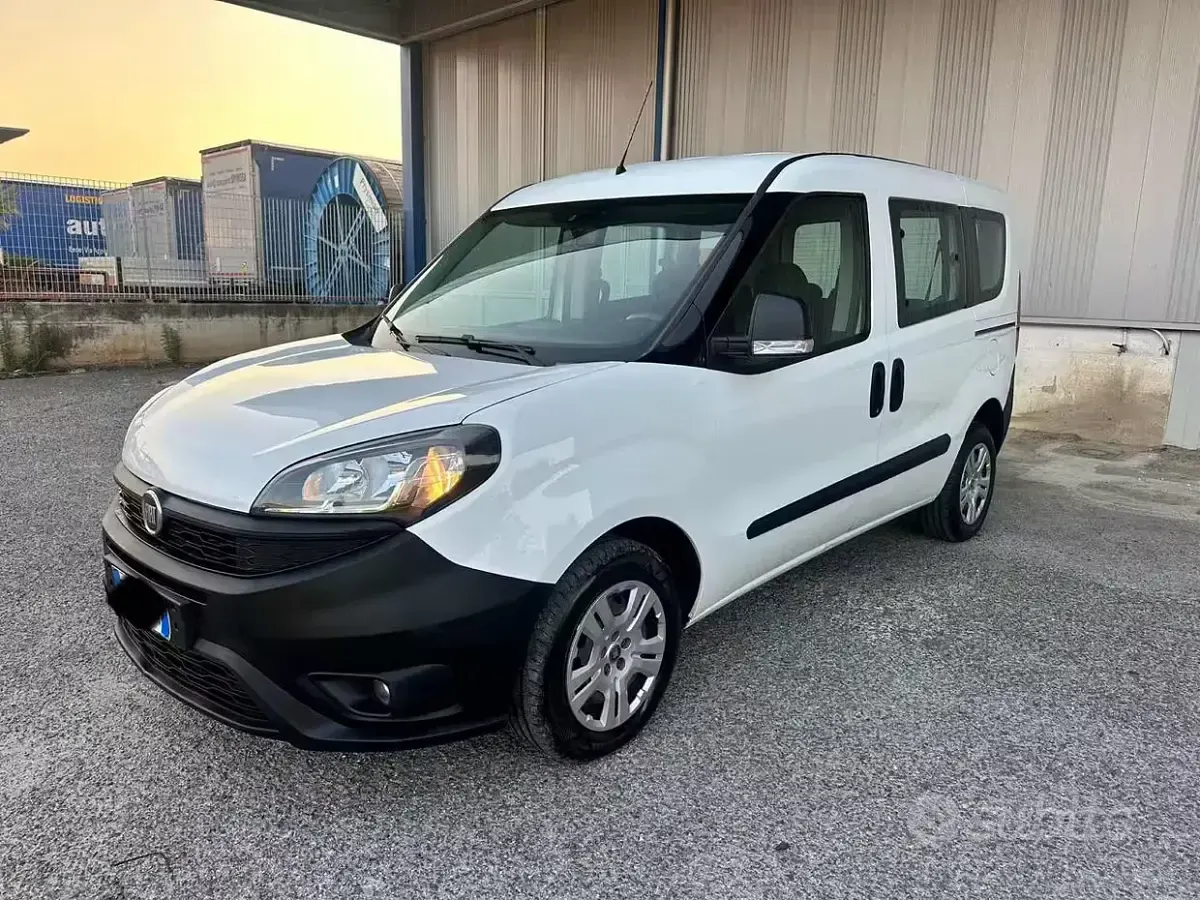 Usata Fiat Doblò 95 CV (69 kW) 2018 Bianco Monovolume