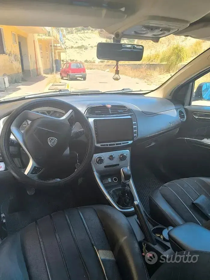 Usata Lancia Delta 120 CV (88 kW) 2009 Utilitaria