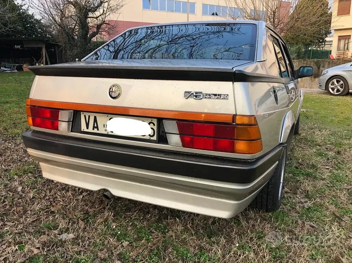 Usata Alfa Romeo 75 128 CV (94 kW) 1988 Berlina
