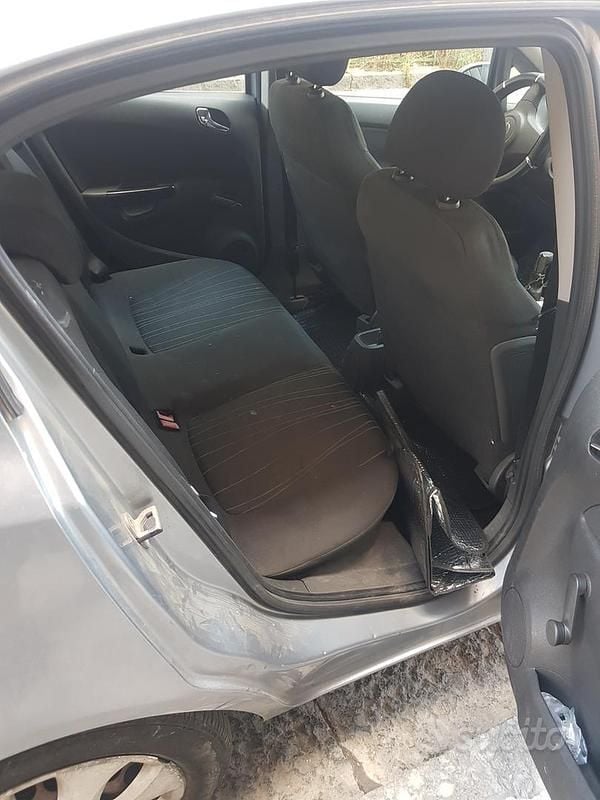 Usata Opel Corsa 69 CV (50 kW) 2009 Grigio Utilitaria