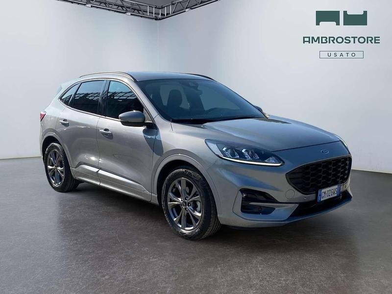 Usata Ford Kuga ST-Line 152 CV (111 kW) 2023 Solar silver SUV