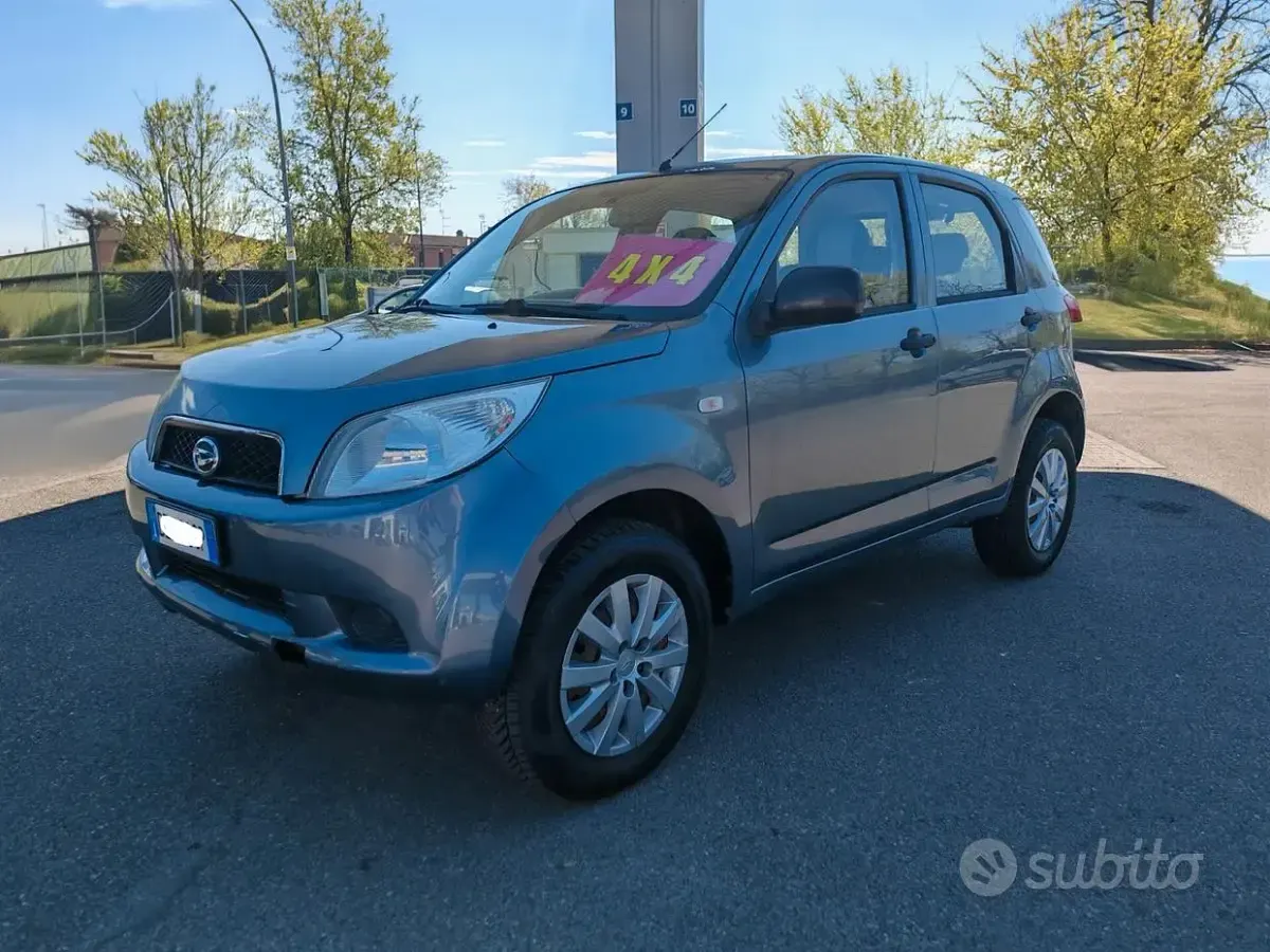 Usata Daihatsu Terios 86 CV (63 kW) 2006 Grigio SUV