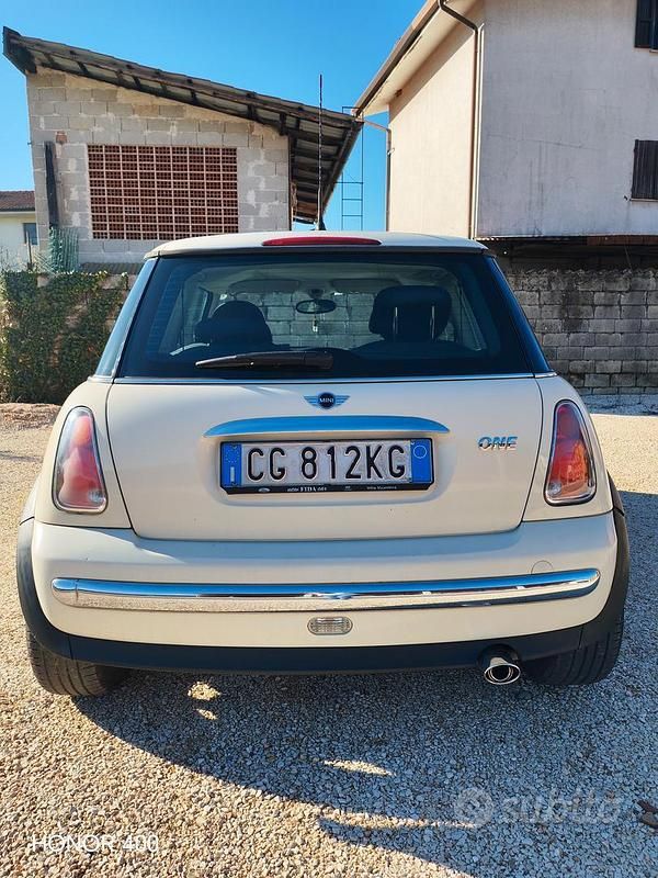 Usata Mini ONE 90 CV (66 kW) 2003 Bianco Utilitaria