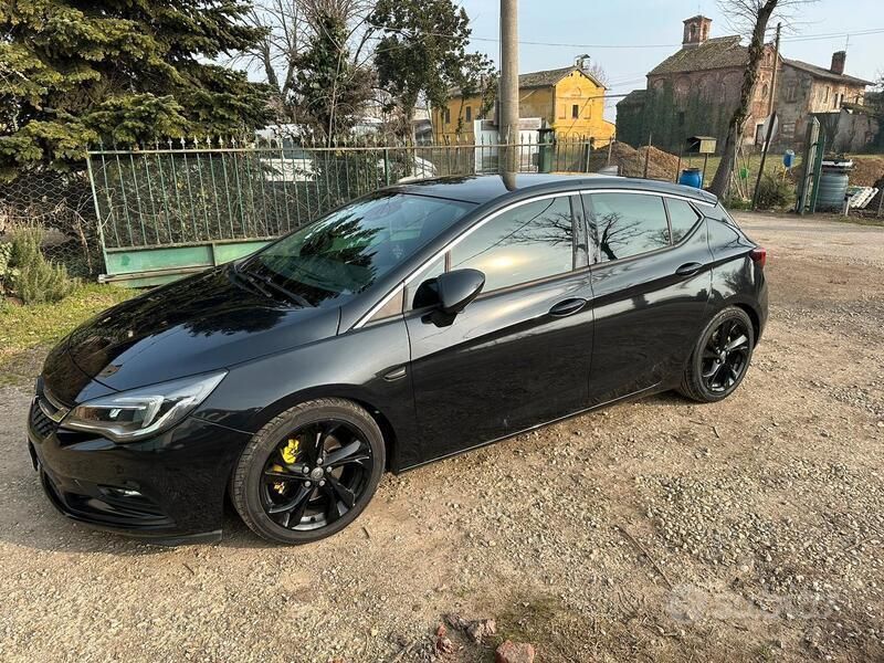 Usata Opel Astra Innovation 136 CV (100 kW) 2016 Nero Berlina