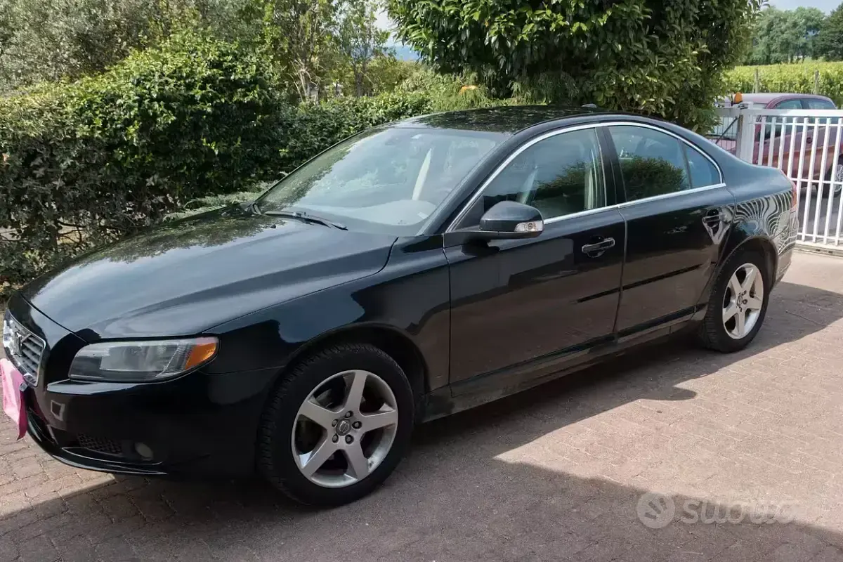 Usata Volvo S80 185 CV (136 kW) 2007 Nero Berlina