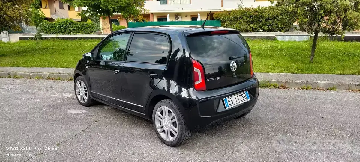 Usata VW up! 68 CV (50 kW) 2015 Utilitaria