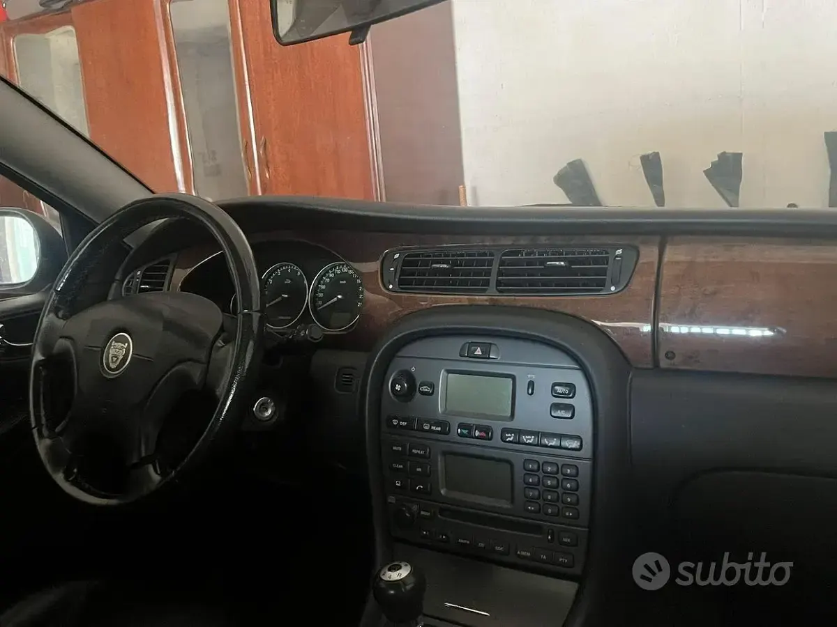 Usata Jaguar X-type 156 CV (114 kW) 2003 Grigio Berlina