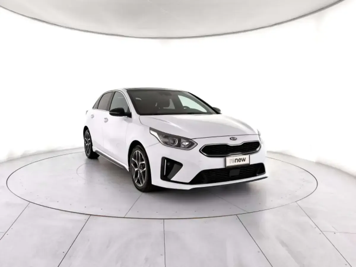 Usata Kia Ceed GT GT-Line 140 CV (102 kW) 2020 Cassa white Berlina
