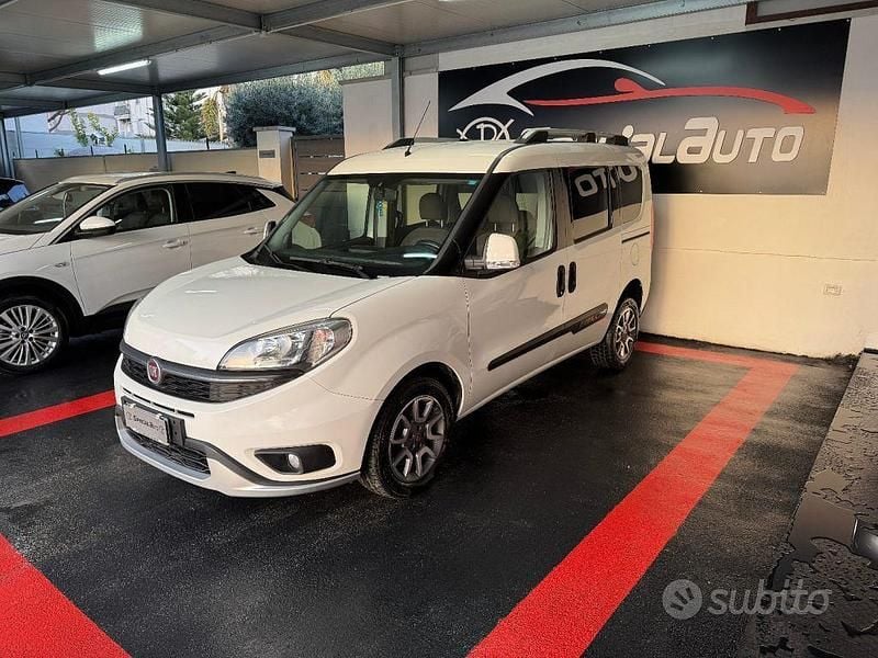 Usata Fiat Doblò Trekking 120 CV (88 kW) 2015 Bianco Monovolume