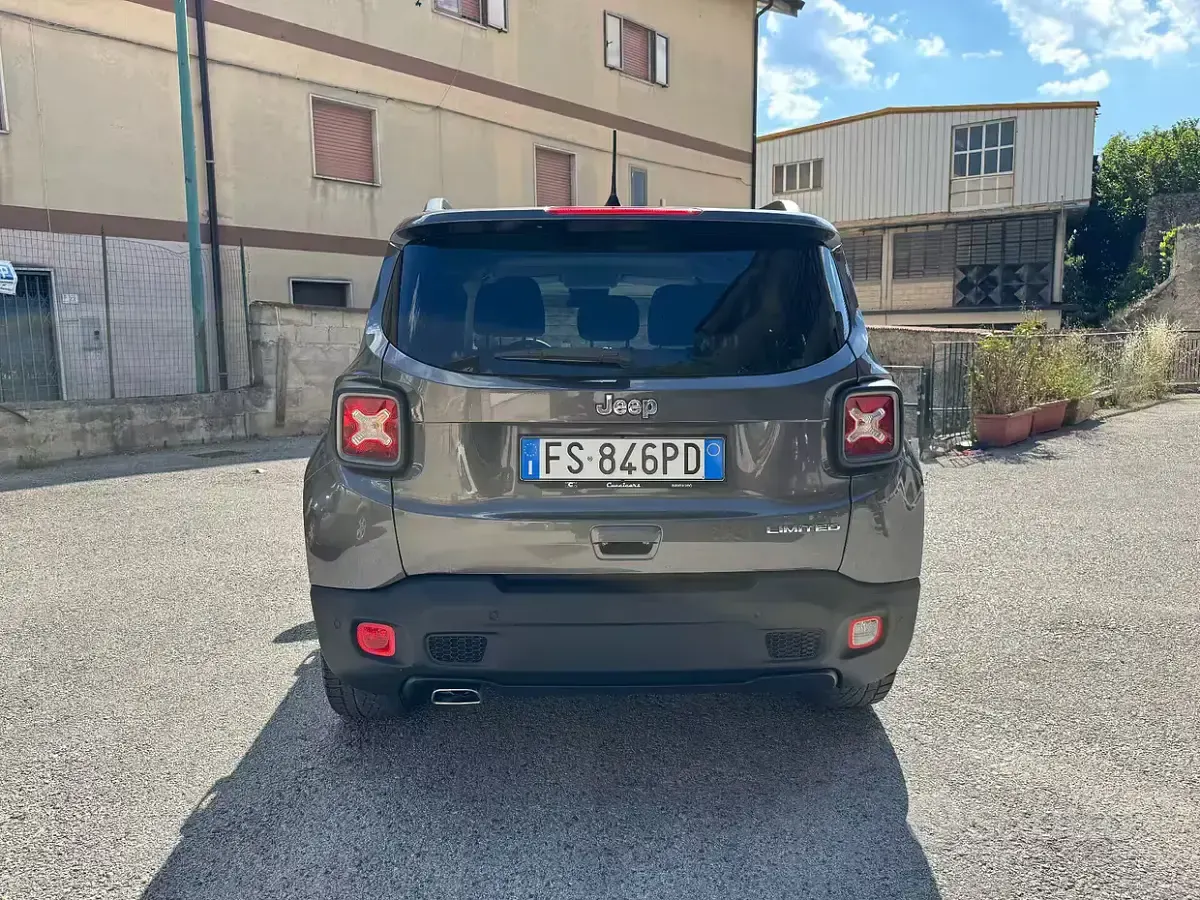 Usata Jeep Renegade Limited 120 CV (88 kW) 2018 Grigio SUV