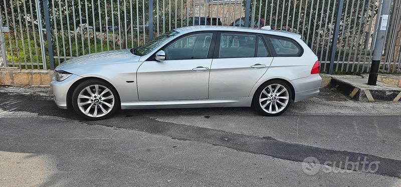 Usata BMW 320 184 CV (135 kW) 2010 Grigio Berlina