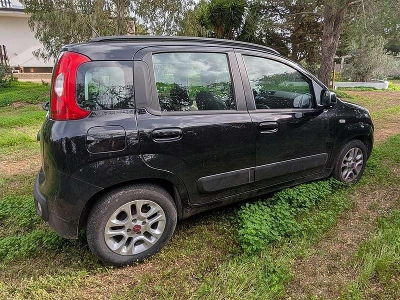 Usata Fiat Panda Lounge 69 CV (50 kW) 2013 Nero Utilitaria