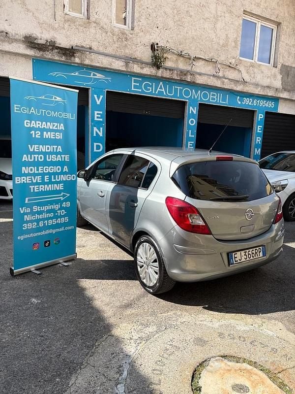 Usata Opel Corsa Edition 75 CV (55 kW) 2011 Grigio Utilitaria