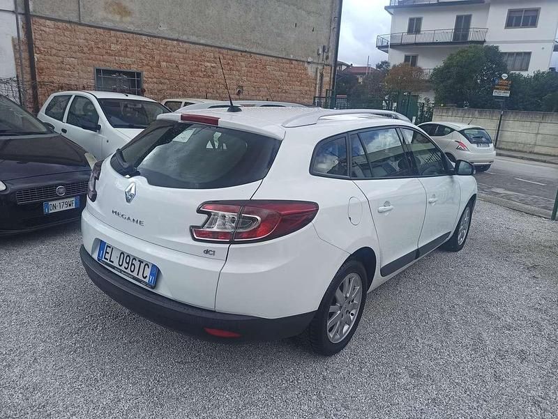 Usata Renault Mégane III 110 CV (80 kW) 2012 Bianco Station wagon