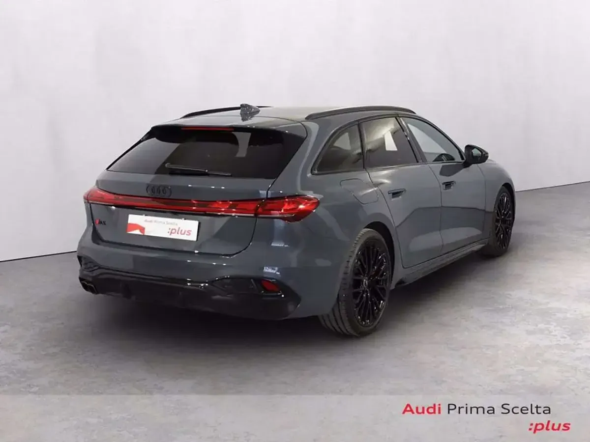 Usata Audi A5 S-Line 204 CV (150 kW) 2024 Grigio magnete Station wagon