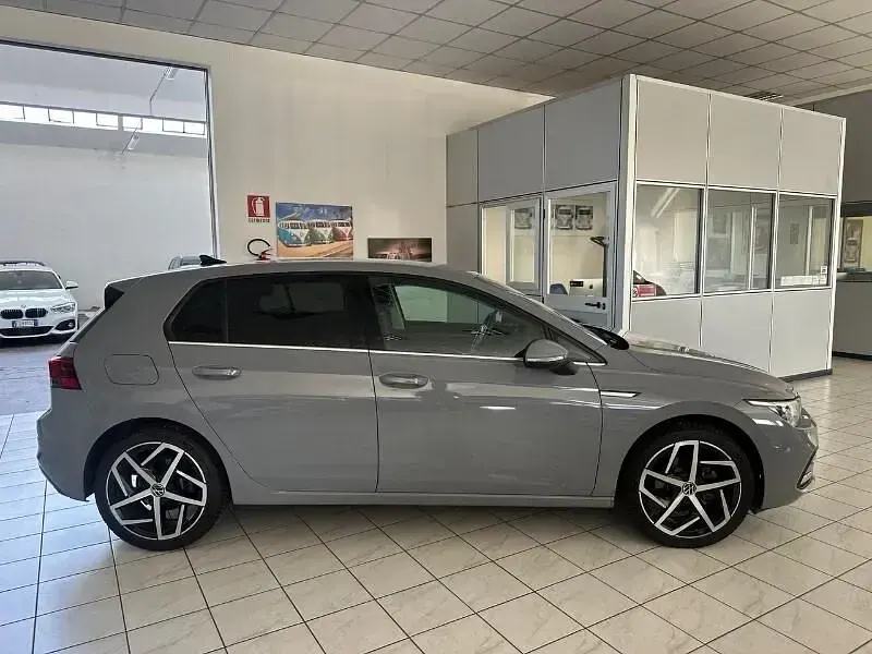 Usata VW Golf VIII 149 CV (109 kW) 2020 Grigio Berlina
