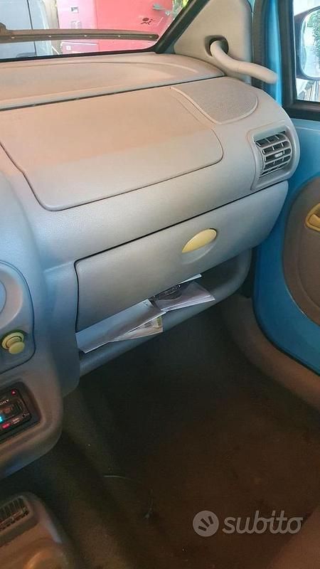 Usata 2000 Renault Twingo Due volumi | 800 € (Buon prezzo) - Immagine 1/4