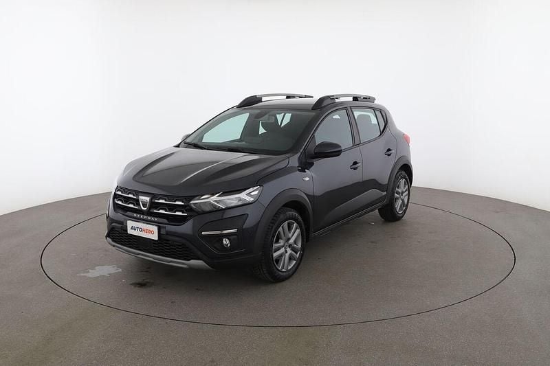 Grigio Usata 2022 Dacia Sandero Comfort SUV | 15.299 € (Buon prezzo) - Immagine 1/4