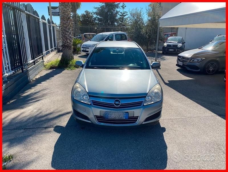 Usata Opel Astra Cosmo 115 CV (84 kW) 2010 Grigio Station wagon