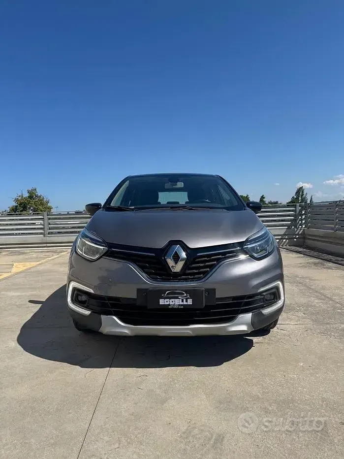 Usata Renault Captur Intens 90 CV (66 kW) 2017 Grigio SUV