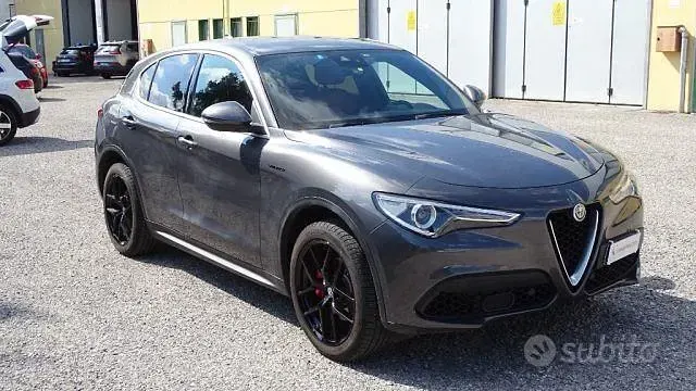 Usata Alfa Romeo Stelvio Veloce 280 CV (205 kW) 2019 Grigio scuro SUV