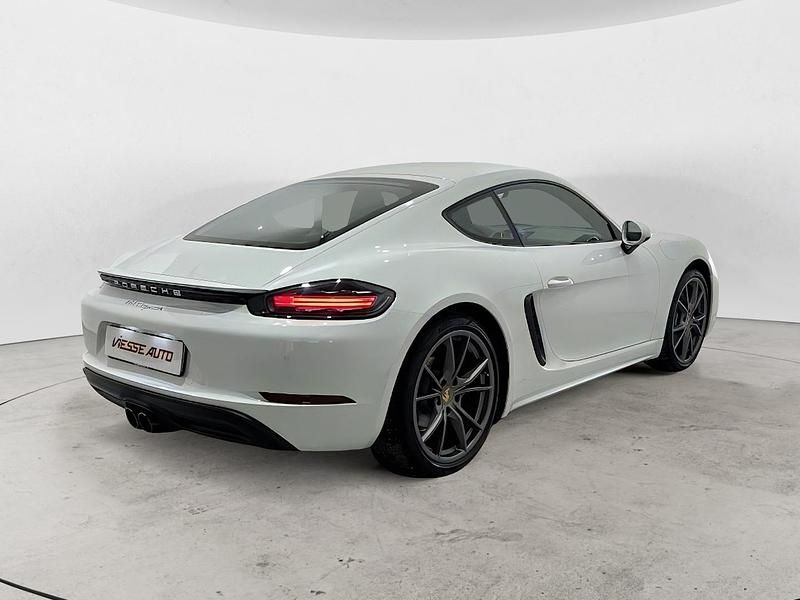 Usata Porsche Cayman 220 CV (161 kW) 2020 Bianco pastello